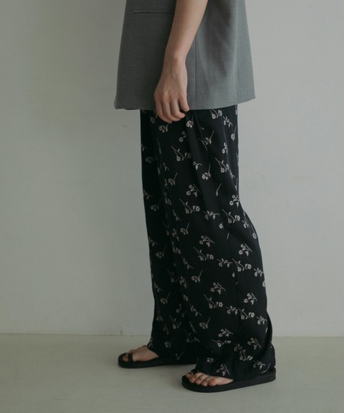 anuke（アンヌーク）の「Flower Jacquard Pants（その他パンツ・レディース・ネイビー/ボルドー・36inch/38inch）」の5枚目の写真