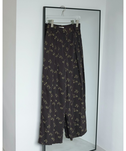 anuke（アンヌーク）の「Flower Jacquard Pants（その他パンツ・レディース・ネイビー/ボルドー・36inch/38inch）」の14枚目の写真