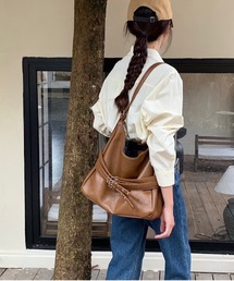 FINEnough（ファインナフ）の「ハトメ3連ベルトショルダーバッグ（ショルダーバッグ）」