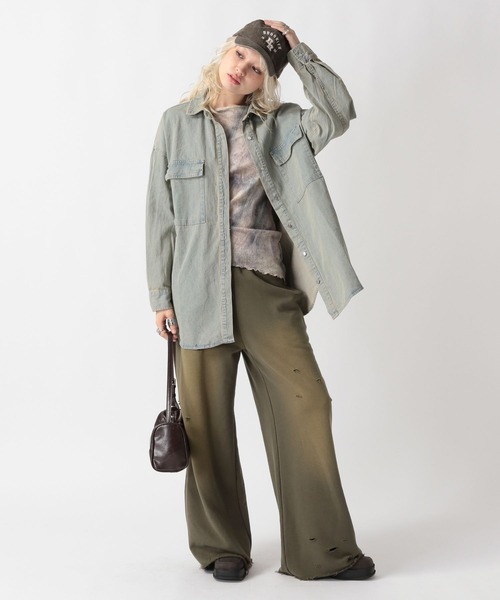 FOREVER 21（フォーエバー トゥエンティーワン）の「【2025SS】ビッグオーバーダイデニムシャツ（シャツ/ブラウス・レディース・ブルー/グレー・FREE）」の11枚目の写真