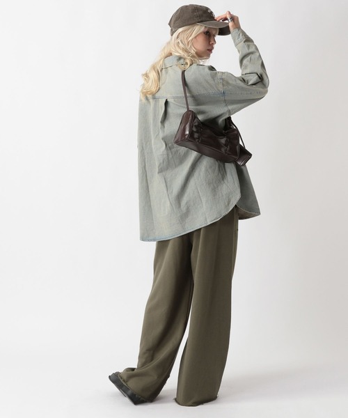 FOREVER 21（フォーエバー トゥエンティーワン）の「【2025SS】ビッグオーバーダイデニムシャツ（シャツ/ブラウス・レディース・ブルー/グレー・FREE）」の13枚目の写真