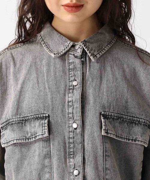 FOREVER 21（フォーエバー トゥエンティーワン）の「【2025SS】ビッグオーバーダイデニムシャツ（シャツ/ブラウス・レディース・ブルー/グレー・FREE）」の5枚目の写真