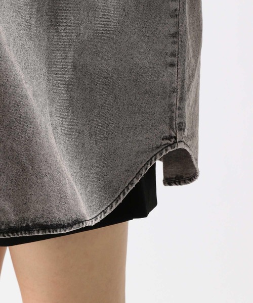 FOREVER 21（フォーエバー トゥエンティーワン）の「【2025SS】ビッグオーバーダイデニムシャツ（シャツ/ブラウス・レディース・ブルー/グレー・FREE）」の7枚目の写真