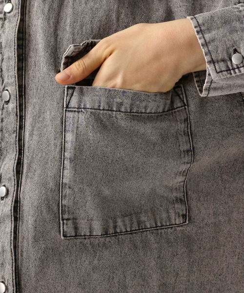 FOREVER 21（フォーエバー トゥエンティーワン）の「【2025SS】ビッグオーバーダイデニムシャツ（シャツ/ブラウス・レディース・ブルー/グレー・FREE）」の8枚目の写真