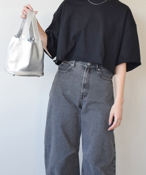 andrea cardone(アンドレアカルドネ)の「【ANDREA CARDONE】メタリックレザーバケットバッグ(Q56513)(ハンドバッグ・レディース・シルバー/ゴールド・ALL)」の3枚目の写真