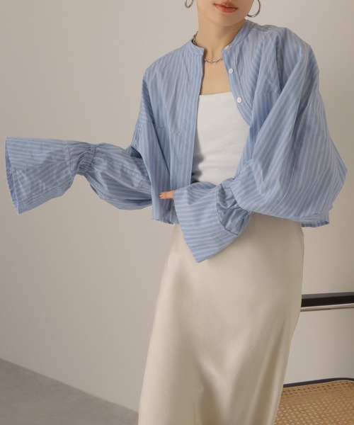 LAULEN（ローレン）の「volume sleeve cropped shirt /ボリュームスリーブ クロップド シャツ（シャツ/ブラウス・レディース・ホワイト/ブルー・FREE）」の4枚目の写真