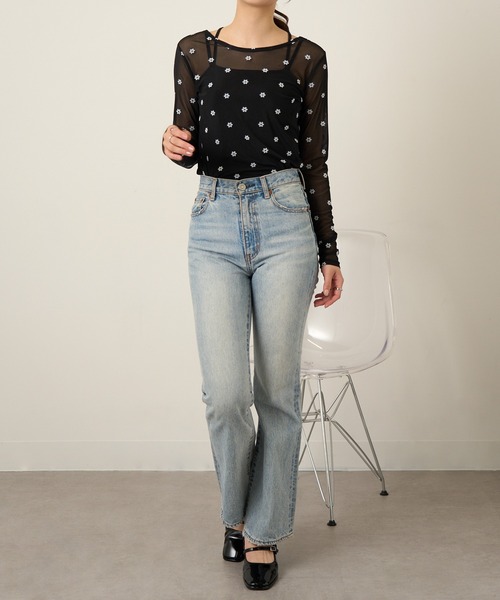 MAGASIN DE MODE Chou Chou（マガジンデモードシュシュ）の「【MAGASIN DE MODE Chou Chou】シアーフラワーフロッキープルオーバー インナー DTK※（Tシャツ/カットソー・レディース・グレー/アイボリー/ブラック・FREE）」の6枚目の写真