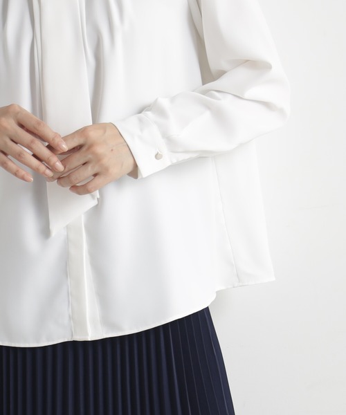 FOUND GOOD（ファウンドグッド）の「O/ボウタイブラウスLS（シャツ/ブラウス・レディース・ホワイト系5/ブルー系2/グレー系/ブラック・M/S/L）」の7枚目の写真