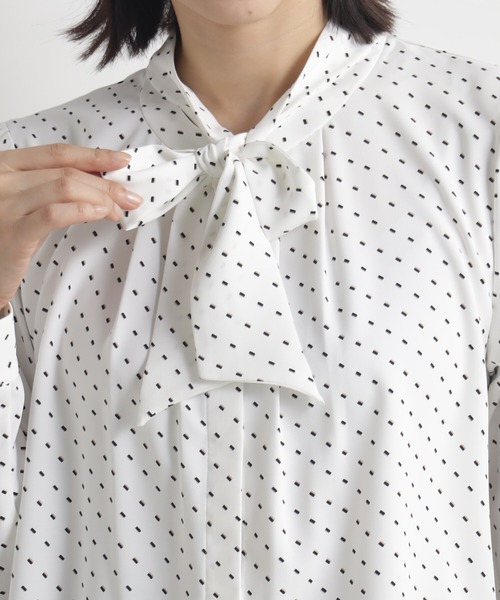 FOUND GOOD（ファウンドグッド）の「O/ボウタイブラウスLS（シャツ/ブラウス・レディース・ホワイト系5/ブルー系2/グレー系/ブラック・M/S/L）」の14枚目の写真