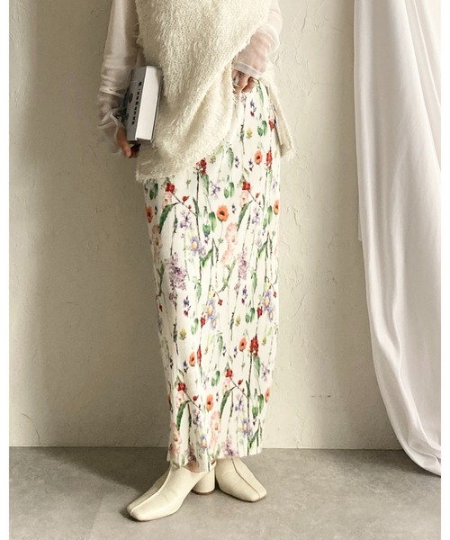 She's Closet(シーズクローゼット)の「【セルフカット】フラワープリント花柄ストレートIラインハイウエストタイトプリーツロングスカート(スカート・レディース・ブラック/オフホワイト・FREE)」の22枚目の写真