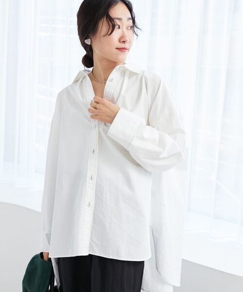 le.coeur blanc(ルクールブラン)の「《WEB限定アイテム》バックデザインオーバーデニムシャツ(シャツ/ブラウス・レディース・オフホワイト/ブルー/ネイビー・38)」の2枚目の写真