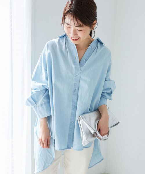 le.coeur blanc(ルクールブラン)の「《WEB限定アイテム》バックデザインオーバーデニムシャツ(シャツ/ブラウス・レディース・オフホワイト/ブルー/ネイビー・38)」の3枚目の写真