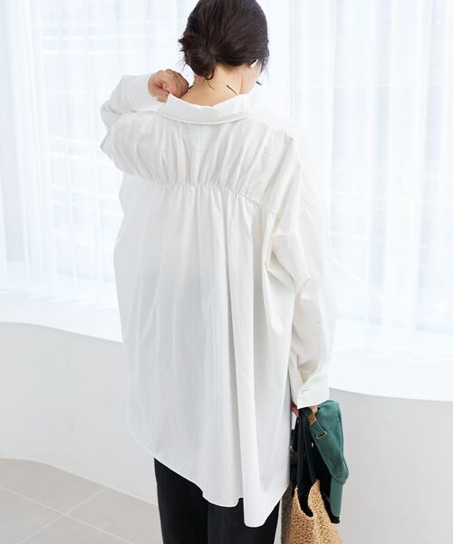 le.coeur blanc(ルクールブラン)の「《WEB限定アイテム》バックデザインオーバーデニムシャツ(シャツ/ブラウス・レディース・オフホワイト/ブルー/ネイビー・38)」の19枚目の写真