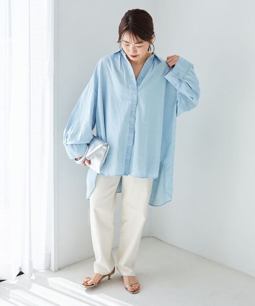 le.coeur blanc(ルクールブラン)の「《WEB限定アイテム》バックデザインオーバーデニムシャツ(シャツ/ブラウス・レディース・オフホワイト/ブルー/ネイビー・38)」の5枚目の写真