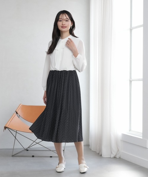 TRUDEA(トルディア)の「ボウタイジョーゼットプリーツワンピース(ワンピース・レディース・ネイビー/ライトグレー/ブラック・MEDIUM/LARGE)」の20枚目の写真
