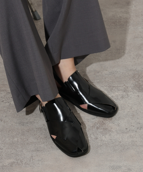 VELETTO(ベレット)の「【VELETTO/ヴェレット】 スクエアトゥストラップサンダル(サンダル・レディース・ブラック・36/37/38/39)」の2枚目の写真