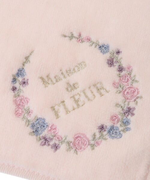 ちいかわ　Maison de FLEUR メゾンドフルール 刺繍タオルハンカチ 予約】ちいかわ Maison de FLEUR 刺繍タオルハンカチ（ちいかわ