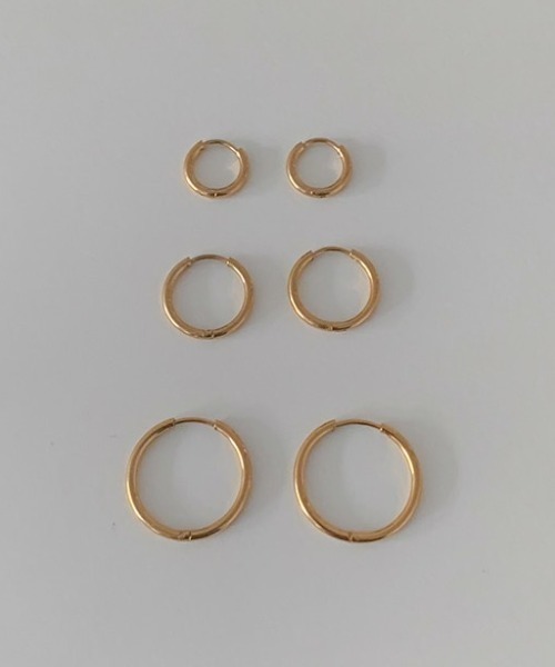 BLACKUP(ブラックアップ)の「ブシサージカルイヤリング (1.5mm)(ピアス(両耳用)・レディース・ゴールド/シルバー・SMALL/MEDIUM/LARGE)」の13枚目の写真