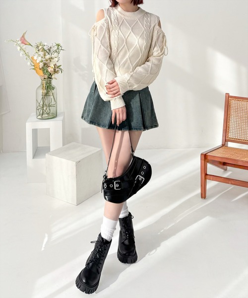 clear（クリア）の「オープンショルダーケーブル編みニットトップス[春ニット ガーリー]≪再入荷≫（ニット/セーター・レディース・アイボリー/サックスブルー/ピンク/グレー・F）」の5枚目の写真