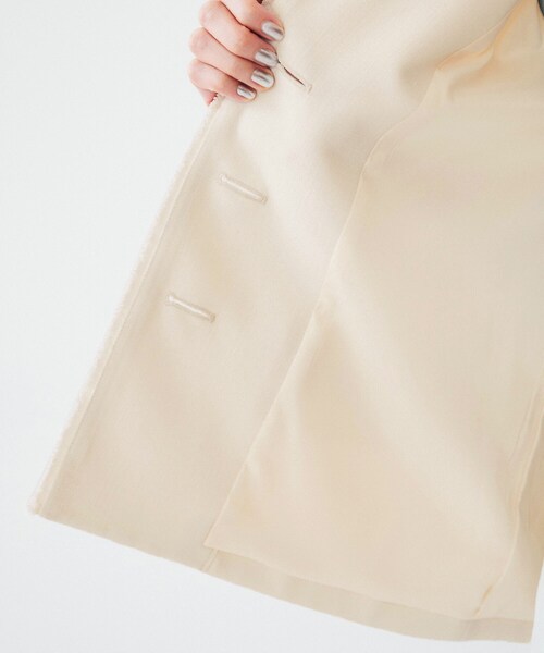 UNTITLED(アンタイトル)の「【セットアップ可能】リネンライクキャンバス ジレ(ベスト・レディース・ベージュ/アイボリー・44/48/04/02/00)」の10枚目の写真