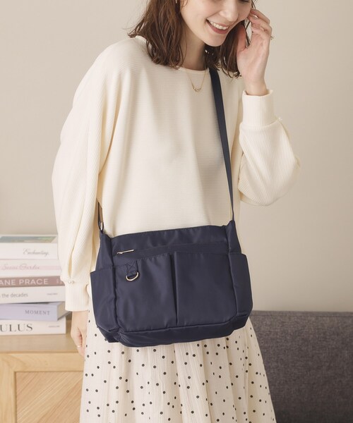 ITS'DEMO（イッツデモ）の「9ポケットショルダー（ショルダーバッグ・レディース・ライトグレー/ブラック/ベビーピンク/ネイビー・00）」の3枚目の写真