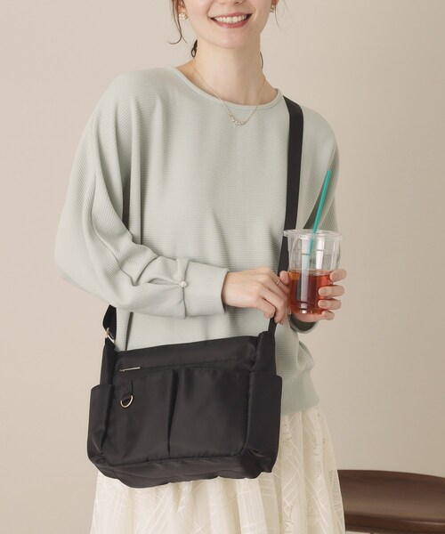 ITS'DEMO（イッツデモ）の「9ポケットショルダー（ショルダーバッグ・レディース・ライトグレー/ブラック/ベビーピンク/ネイビー・00）」の2枚目の写真