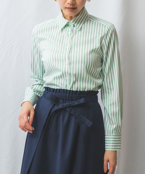 NARACAMICIE（ナラカミーチェ）の「【NARACAMICIE】ストレッチストライプ長袖シャツ（シャツ/ブラウス・レディース・ブルー/ピンク/グリーン/サーモンピンク・L/XL/M）」の2枚目の写真
