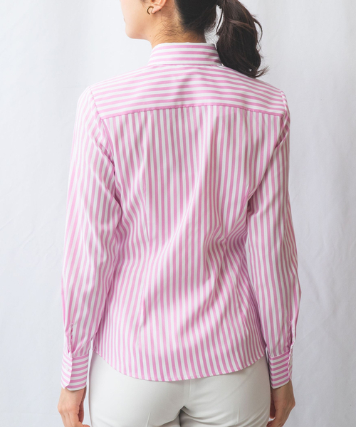 NARACAMICIE（ナラカミーチェ）の「【NARACAMICIE】ストレッチストライプ長袖シャツ（シャツ/ブラウス・レディース・ブルー/ピンク/グリーン/サーモンピンク・L/XL/M）」の17枚目の写真