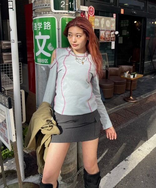 HTH（エイチティーエイチ）の「Shoulder point long Tee（Tシャツ/カットソー・レディース・アッシュ/グレー/レッド/アクア・フリー）」の8枚目の写真