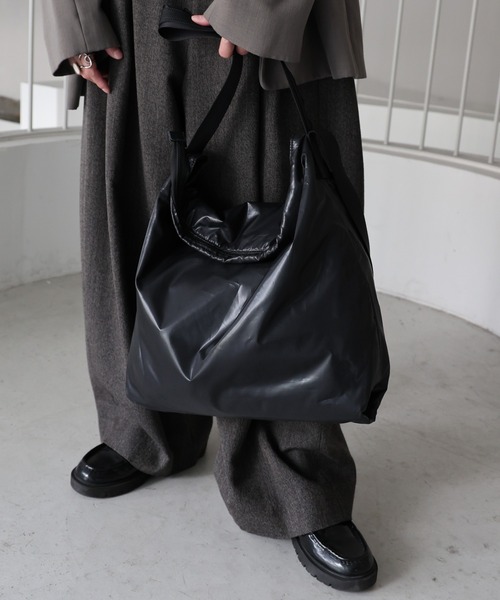 POMTATA(ポンタタ)の「POMTATA/ポンタタ/END shoulder/P3083(ショルダーバッグ・レディース・ブラック・F)」の1枚目の写真