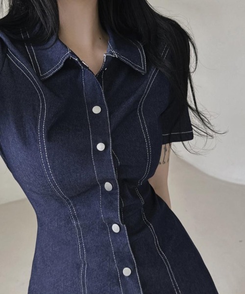 Mejoul(メジュール)の「ウエストフィットデニムミニワンピース(シャツワンピース・レディース・ブルー/ブラック・F)」の2枚目の写真