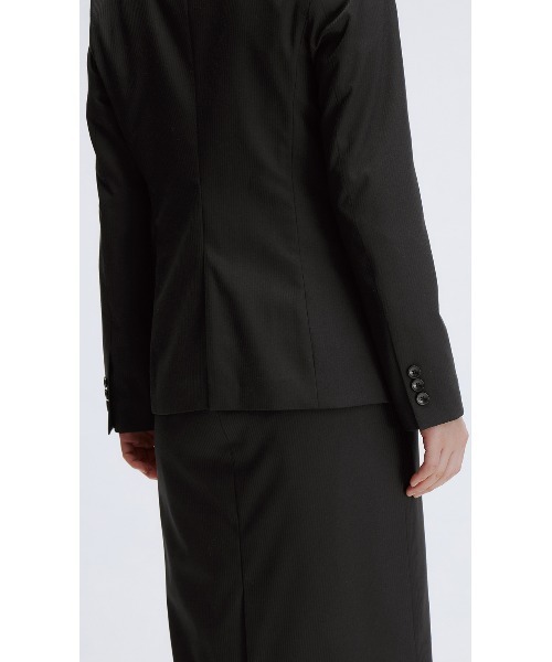 AOYAMA（アオヤマ）の「【ベーシックなデザインのジャケット】自宅で洗える！１つボタンテーラードジャケット｜オフィス＆通勤＆入卒＆オケージョン｜セットアップ着用可（スーツジャケット・レディース・ブラック・15号/13号/11号/9号）」の3枚目の写真