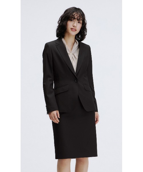 AOYAMA（アオヤマ）の「【ベーシックなデザインのジャケット】自宅で洗える！１つボタンテーラードジャケット｜オフィス＆通勤＆入卒＆オケージョン｜セットアップ着用可（スーツジャケット・レディース・ブラック・15号/13号/11号/9号）」の5枚目の写真