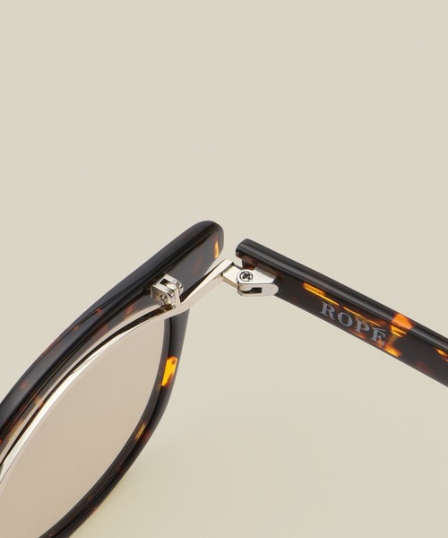 ROPE'（ロペ）の「ウェリントンフレームUVカットグラス/ケースセット（サングラス・レディース・ブラック/ダークブラウン・FREE）」の6枚目の写真