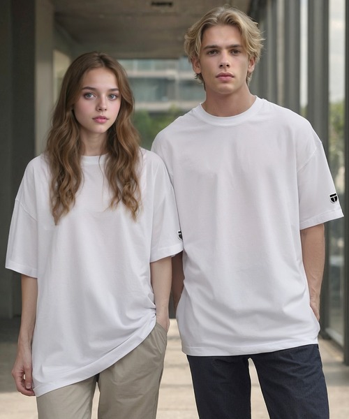 NEWTRAL PRODUCTS(ニュートラルプロダクツ)の「NEWTRAL(ニュートラル)/207 9.8oz スーパーヘビーエンブレムT/サイズ展開多数 コットン 無地 半袖 Tシャツ(Tシャツ/カットソー・レディース・ブラック/グレー/ネイビー/ホワイト・XL/XXL/S/M/L)」の1枚目の写真