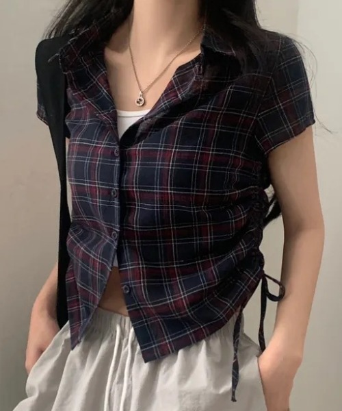 Teem Store(チームストア)の「サイドシャーリングコンパクト シアーチェック半袖シャツ(シャツ/ブラウス・レディース・ホワイト/ネイビー・F)」の1枚目の写真