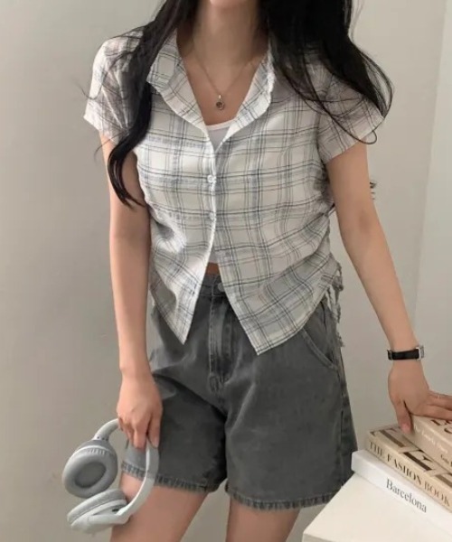 Teem Store(チームストア)の「サイドシャーリングコンパクト シアーチェック半袖シャツ(シャツ/ブラウス・レディース・ホワイト/ネイビー・F)」の3枚目の写真
