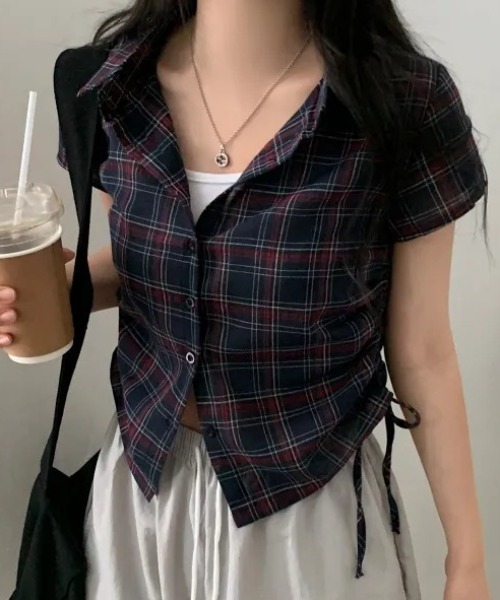 Teem Store(チームストア)の「サイドシャーリングコンパクト シアーチェック半袖シャツ(シャツ/ブラウス・レディース・ホワイト/ネイビー・F)」の10枚目の写真