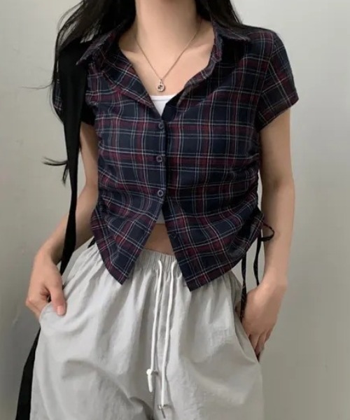 Teem Store(チームストア)の「サイドシャーリングコンパクト シアーチェック半袖シャツ(シャツ/ブラウス・レディース・ホワイト/ネイビー・F)」の15枚目の写真
