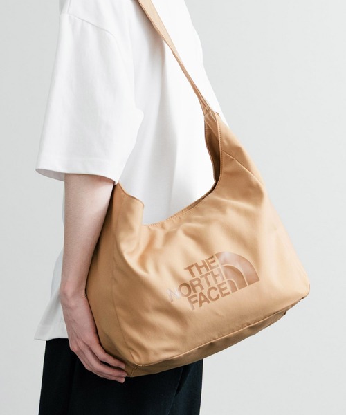 THE NORTH FACE(ザノースフェイス)の「新色追加 日本未展開モデル THE NORTH FACE WHITE LABEL BIG LOGO SHOULDER BAG 韓国限定 ワンポイントロゴショルダーバッグ(ショルダーバッグ・メンズ・ベージュ/ブラック/ダークグレー/キャメル/ブラック系/グレー/ピンク/クリーム・FREE)」の7枚目の写真