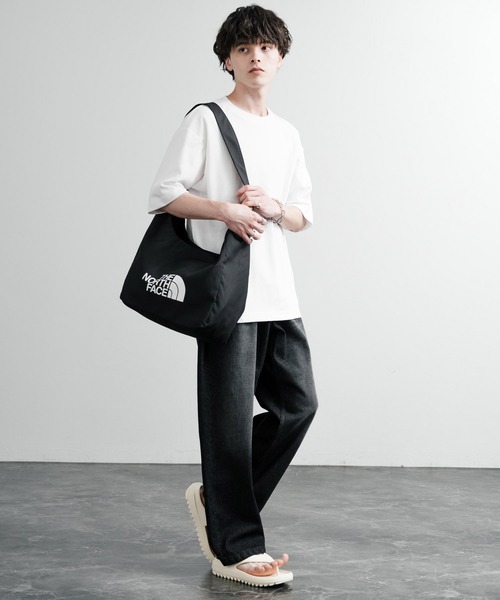 THE NORTH FACE(ザノースフェイス)の「新色追加 日本未展開モデル THE NORTH FACE WHITE LABEL BIG LOGO SHOULDER BAG 韓国限定 ワンポイントロゴショルダーバッグ(ショルダーバッグ・メンズ・ベージュ/ブラック/ダークグレー/キャメル/ブラック系/グレー/ピンク/クリーム・FREE)」の17枚目の写真