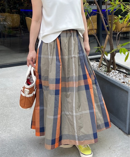 StyleSea（スタイルシー）の「チェック柄タフタスカート（スカート・レディース・ブラック/ベージュ/グレー/ブラウン/カーキ/ネイビー/グレイッシュベージュ/マルチ/ブルー/グリーン/オレンジ/ブルー系その他/ピンク/イエロー・FREE）」の6枚目の写真