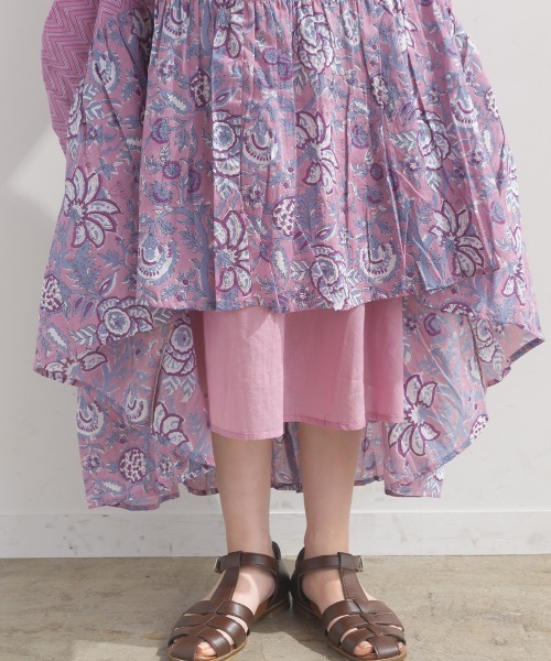 OMNES(オムネス)の「コットンボイル総柄切り替えティアードスカート(スカート・レディース・マスタード/パープル/ネイビー/ブルー・FREE)」の9枚目の写真