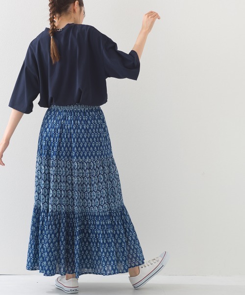 OMNES(オムネス)の「コットンボイル総柄切り替えティアードスカート(スカート・レディース・マスタード/パープル/ネイビー/ブルー・FREE)」の22枚目の写真