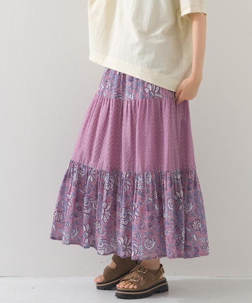 OMNES(オムネス)の「コットンボイル総柄切り替えティアードスカート(スカート・レディース・マスタード/パープル/ネイビー/ブルー・FREE)」の19枚目の写真