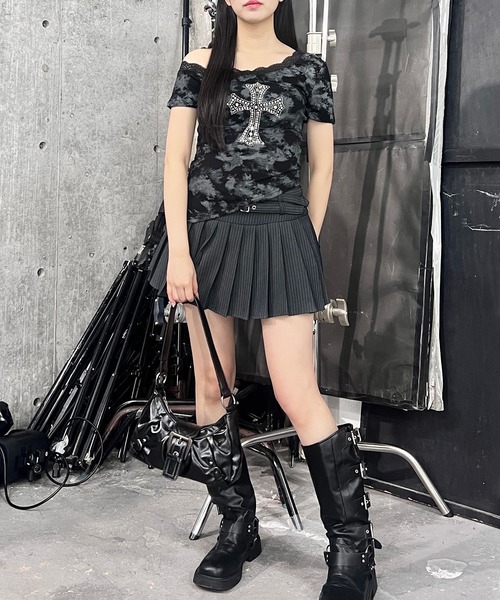 Figments（フィグメンツ）の「オフショルクロスピチＴ（Tシャツ/カットソー・メンズ・ホワイト/ブラック・FREE）」の5枚目の写真