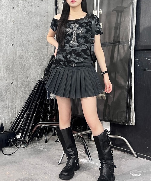 Figments（フィグメンツ）の「オフショルクロスピチＴ（Tシャツ/カットソー・メンズ・ホワイト/ブラック・FREE）」の6枚目の写真