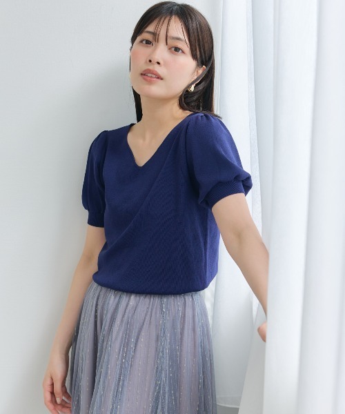 AND COUTURE(アンドクチュール)の「ベーシックVネックプルオーバー(ニット/セーター・レディース・オフホワイト/ピンク/ブラック/ライトグレー/ネイビー・FREE)」の12枚目の写真