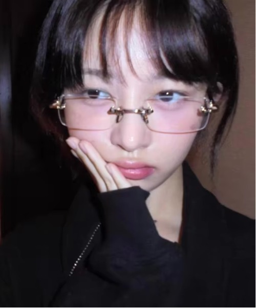 VIBGYOR（ヴィブジョー）の「リムレスメガネ　サングラス(BDS)（サングラス・レディース・シルバー/ゴールド・FREE）」の8枚目の写真