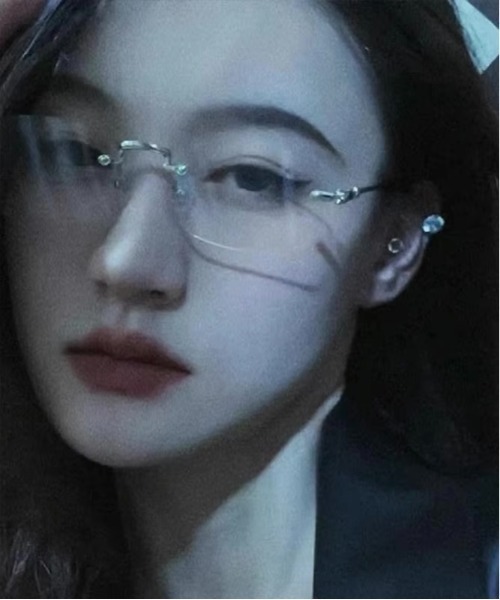 VIBGYOR（ヴィブジョー）の「リムレスメガネ　サングラス(BDS)（サングラス・レディース・シルバー/ゴールド・FREE）」の12枚目の写真